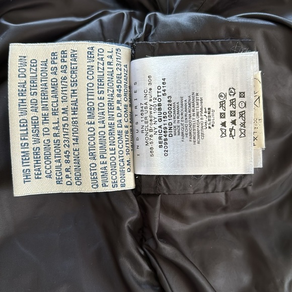 Moncler black short puffer with zip cuffs - Picture 7 of 16